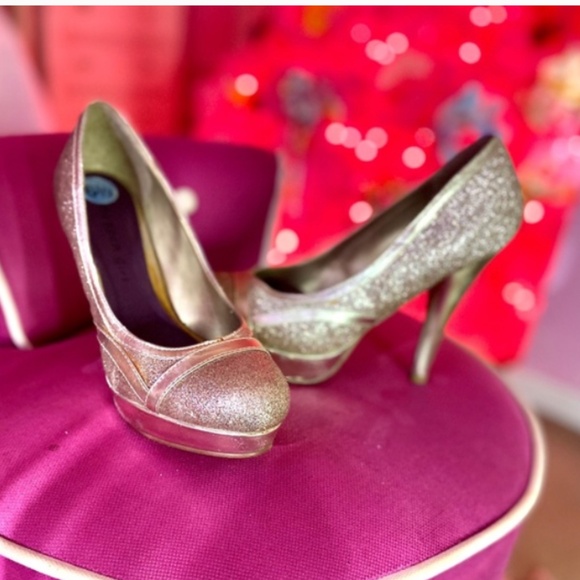 Madden Girl Gold Glitter Platform Sparkly Baddie Stiletto Heels Women’s Shoe 6.5 - Picture 1 of 12
